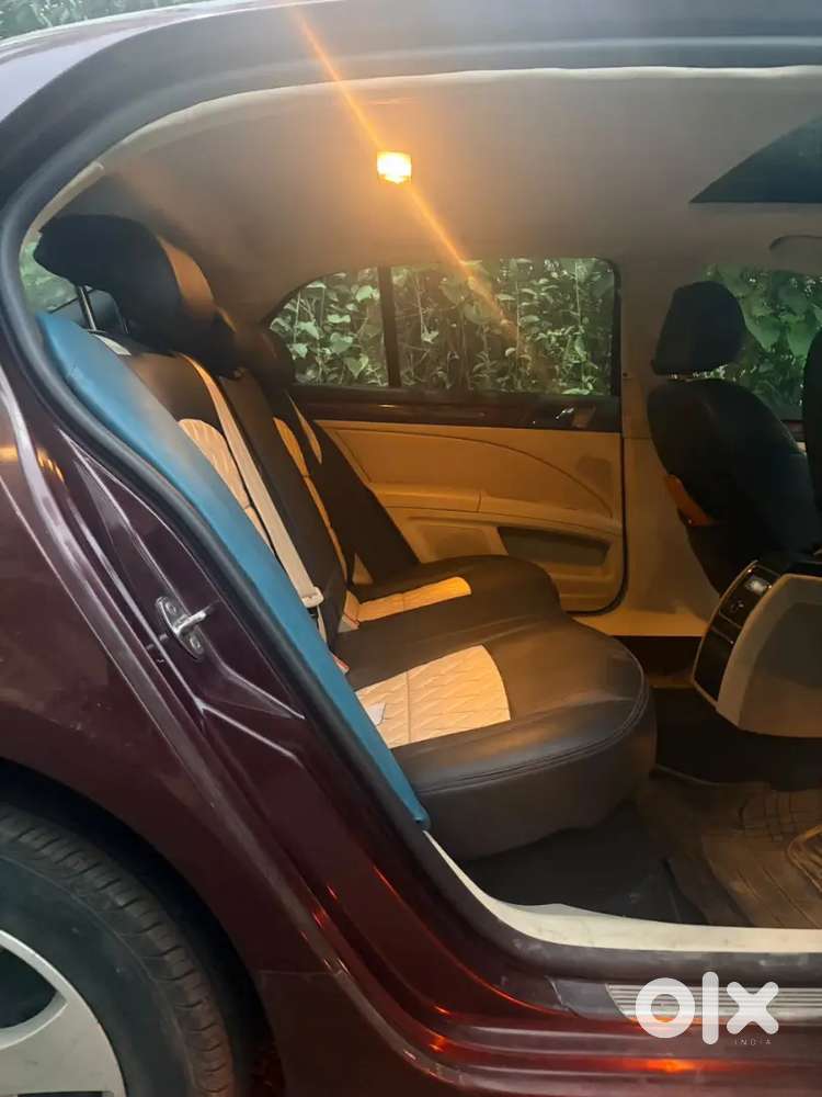Skoda Superb Elegance 2012 Petrol Mt