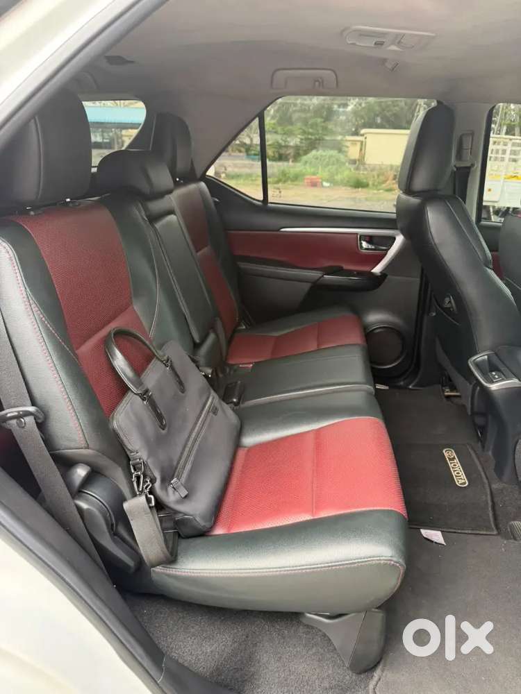 Toyota Fortuner Legender 2023