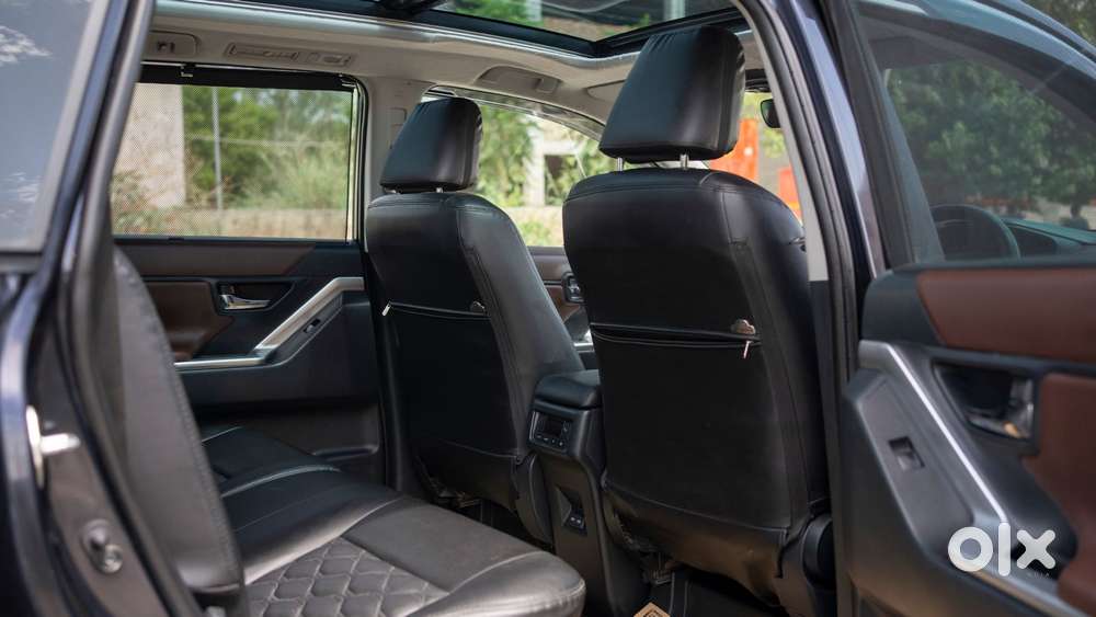 Toyota Innova Hycross 2.0 Vx (o) Hybrid 8 Str, 2024, Petrol