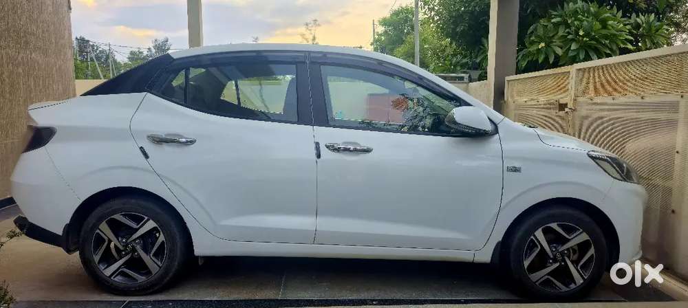 Hyundai Aura SX Plus 1.2 AMT Petrol Top Model New Condition
