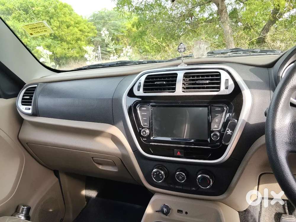 Mahindra Tuv 300 2017
