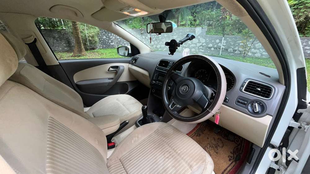 Volkswagen Vento Petrol Manual 2011