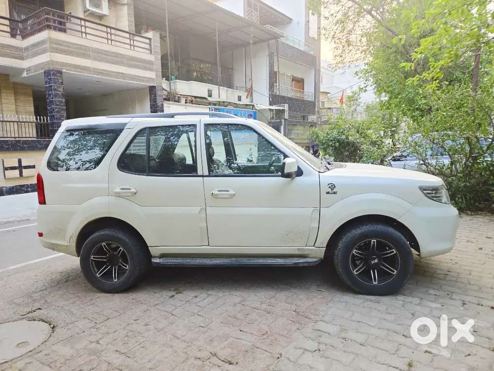 Safari Strome Whit3 Color With Alloys 1st Owner Top Model