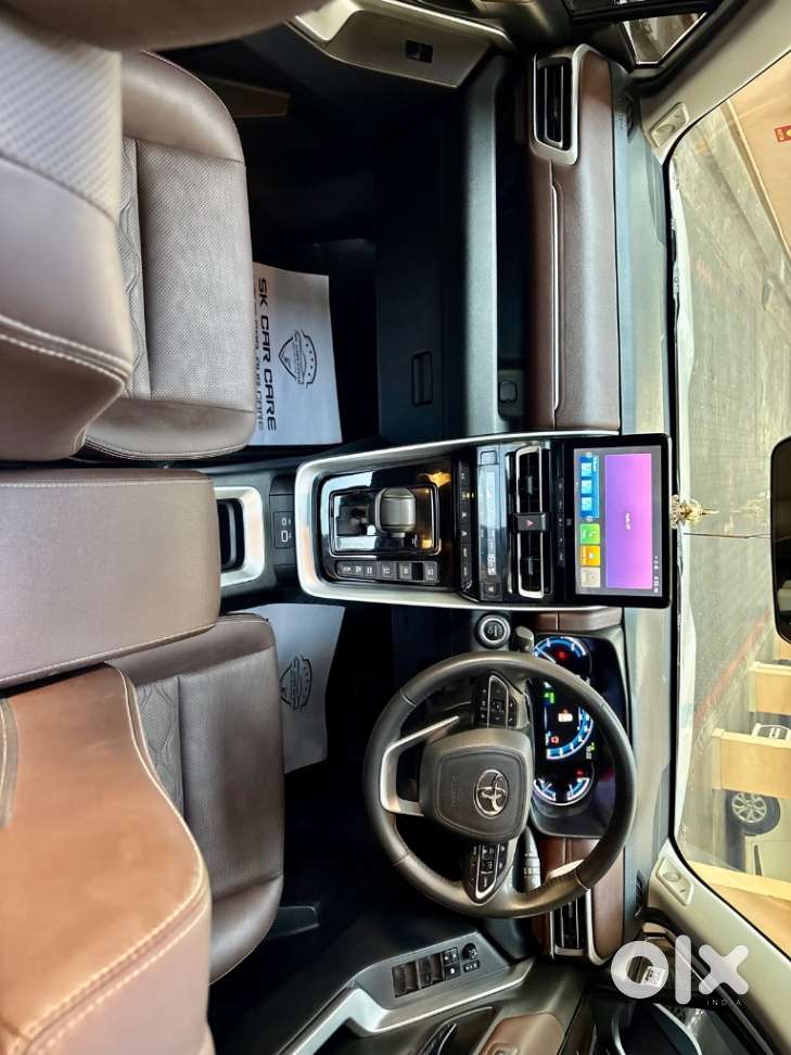 Toyota Innova Hycross 2.0 Zx Hybrid 7 Str, 2025, Petrol