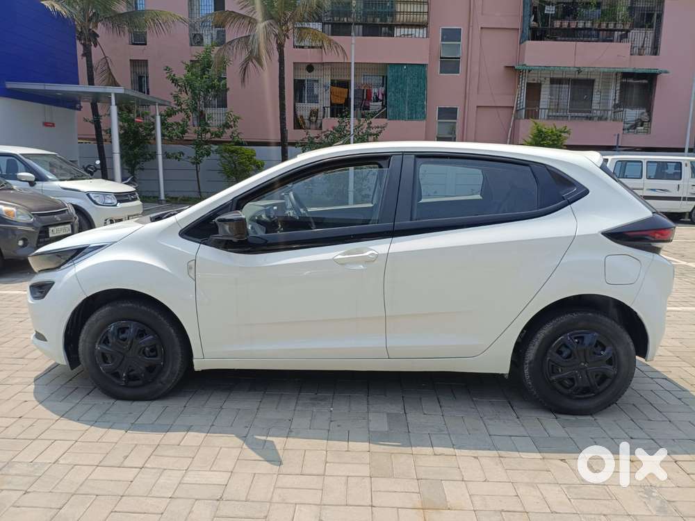 Tata Altroz 1.2 Xe, 2020, Petrol