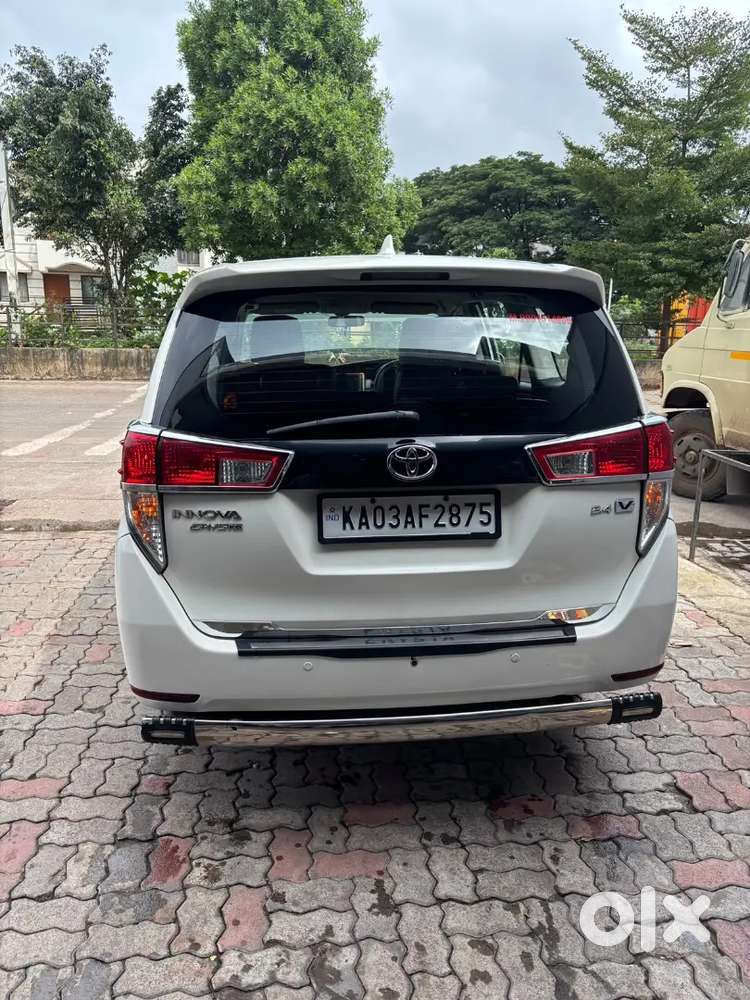 Toyota Innova Crysta 2018 Diesel 270000 Km Driven