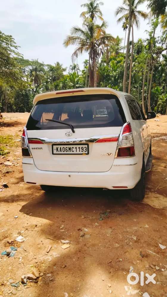 Toyota Innova 2011