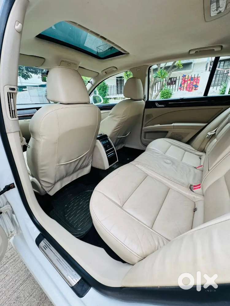 Skoda Superb 2015 Petrol 81000 Km Driven