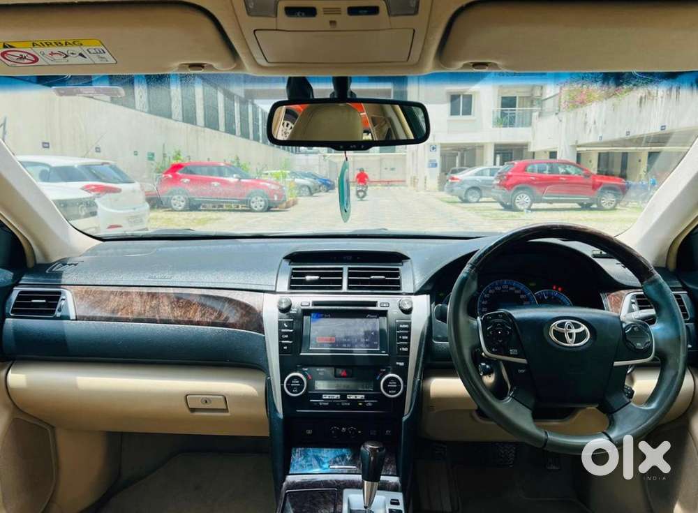 Toyota Camry Hybrid 2013