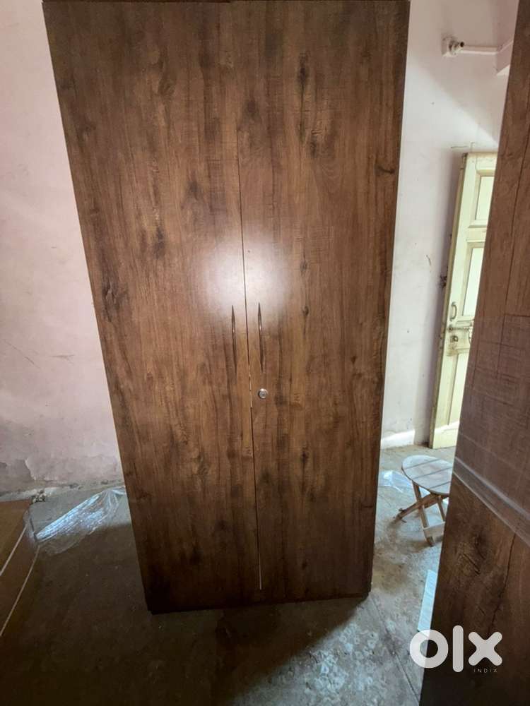 2 Cupboard and 1 dressing tabel set