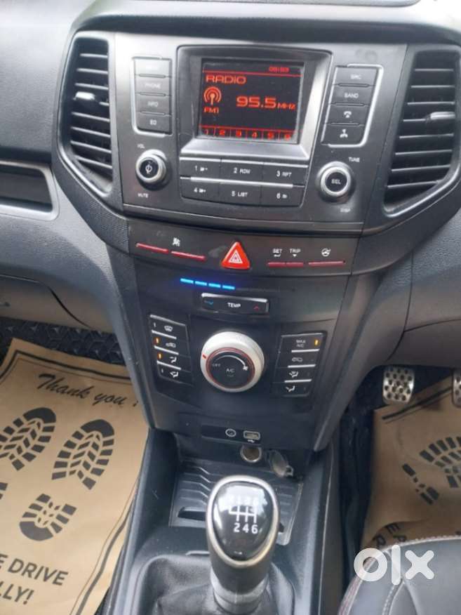 Mahindra Xuv300 W6, 2023, Petrol