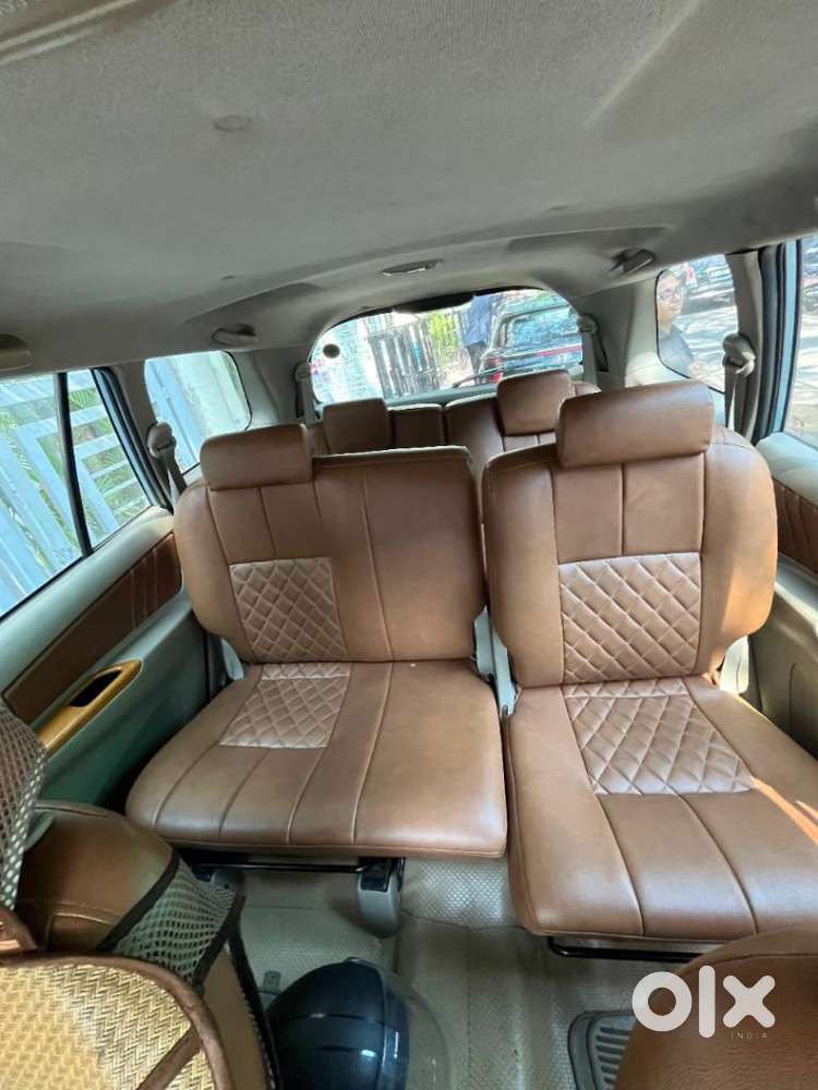 Toyota Innova 2009-2011 2.5 E 7 Str, 2010, Diesel