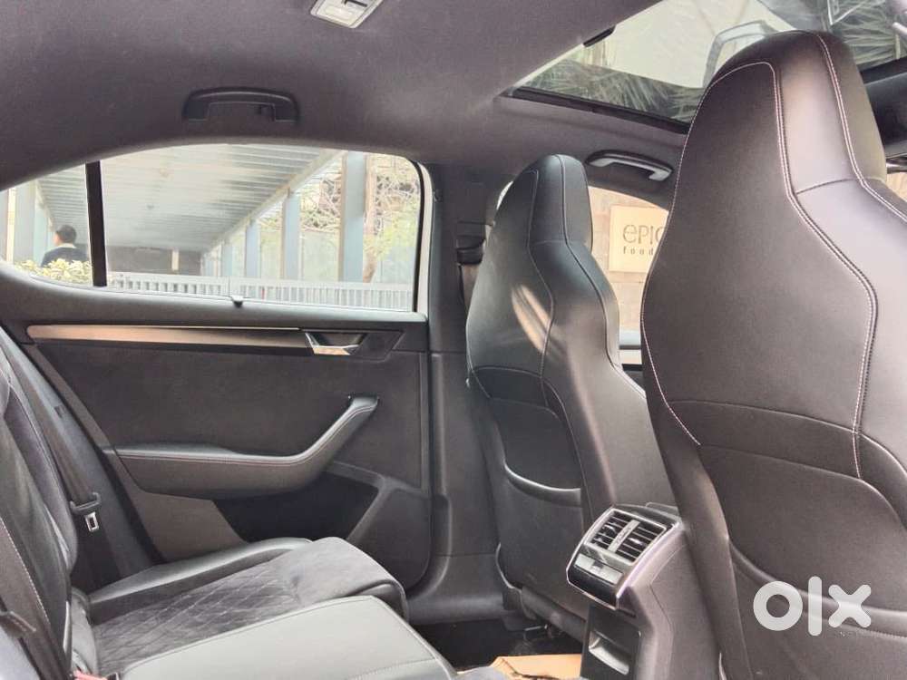 Skoda Superb [2020-ongoing] 1.8 Sportline, 2021, Petrol