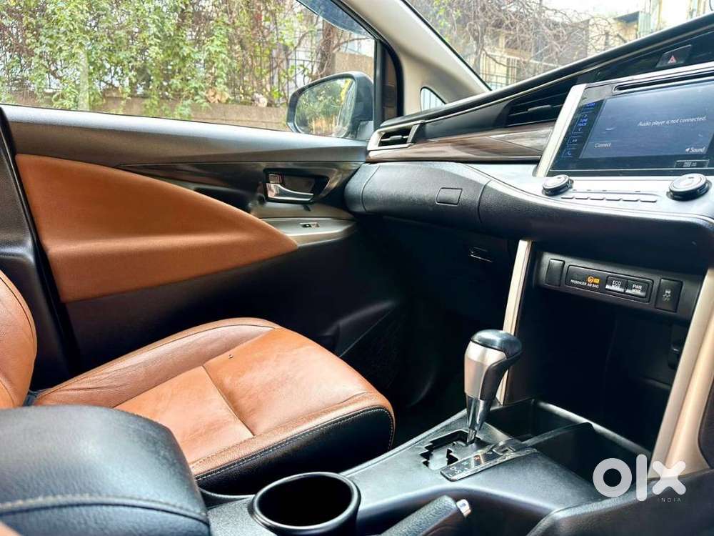 Toyota Innova Crysta 2.8z Automatic, 2016, Diesel