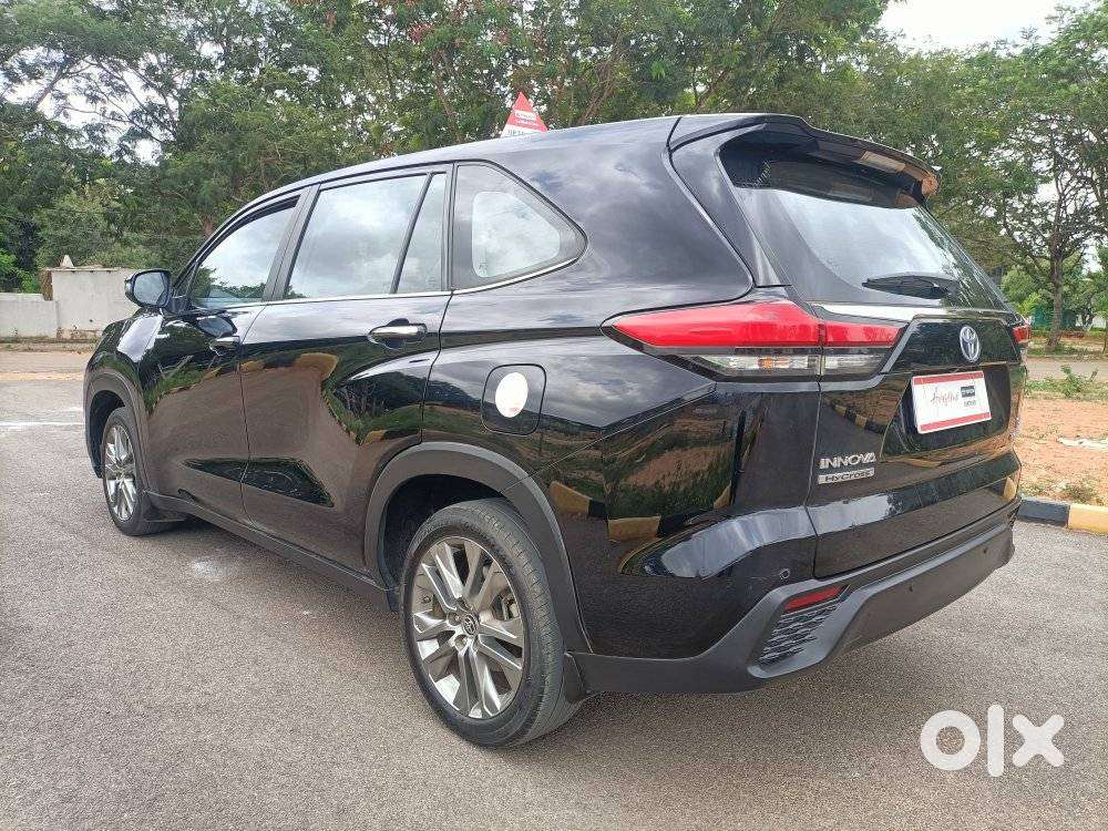 Toyota Innova Hycross 2.0 Zx Hybrid 7 Str, 2024, Petrol