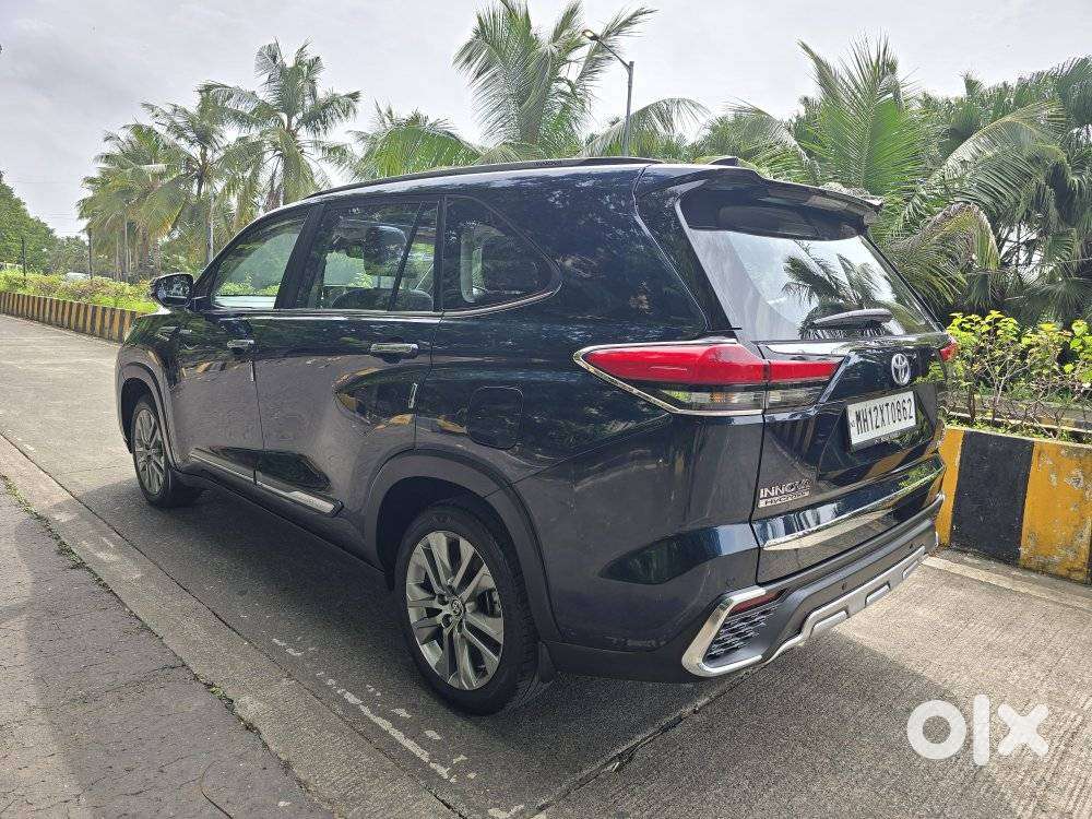 Toyota Innova Hycross 2.0 Zx (o) Hybrid 7 Str, 2025, Petrol
