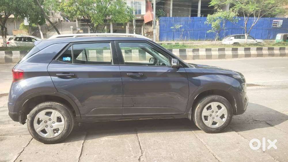 Hyundai Venue 1.2 S Plus, 2021, Petrol