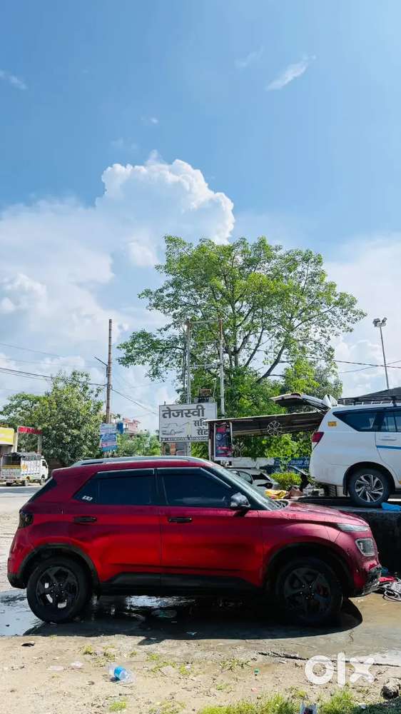 Hyundai Venue 1.0 Turbo 2021 Roamania Red