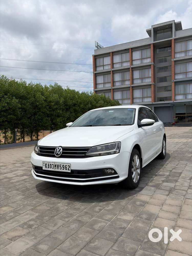 Volkswagen Jetta Petrol 2015 facelift