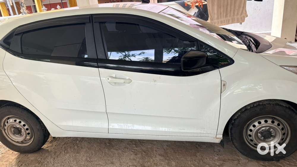 Tata Altroz Petrol 2021