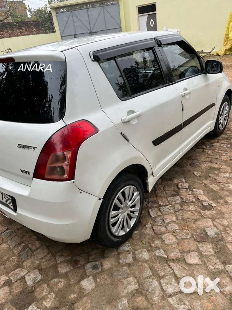 Maruti Suzuki Swift 2007 Cng & Hybrids 85000 Km Driven