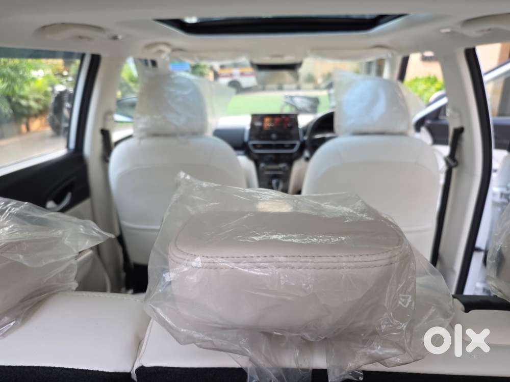 Mahindra Xuv 3xo Ax7l 1.2 Petrol At (pg), 2024, Petrol