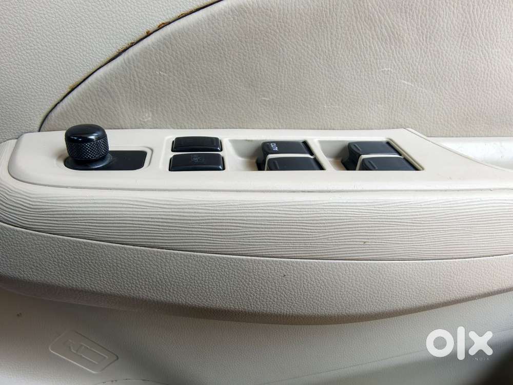 Maruti Suzuki Swift Dzire Amt Vdi, 2017, Diesel