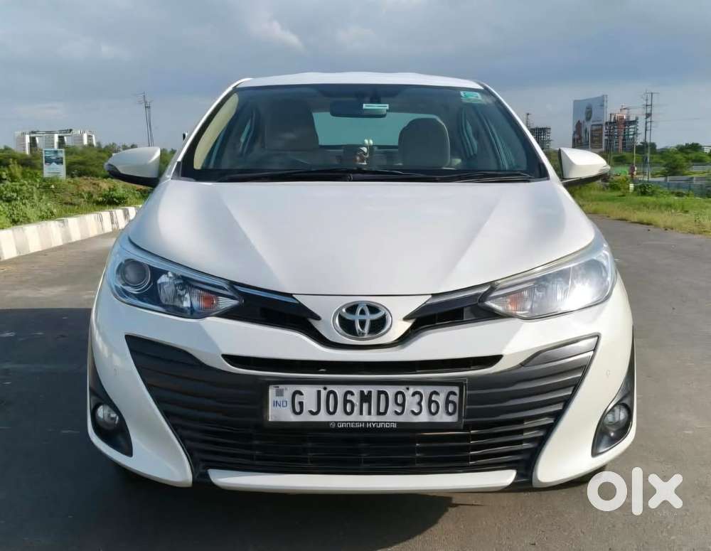 Toyota Yaris V Cvt, 2019, Petrol