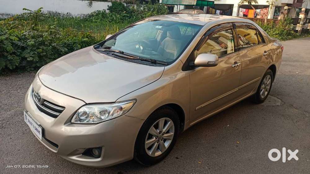 Toyota Corolla Altis G, 2011, Petrol