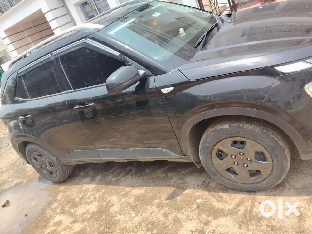 Hyundai Venue 2024 Petrol 26067 Km Driven