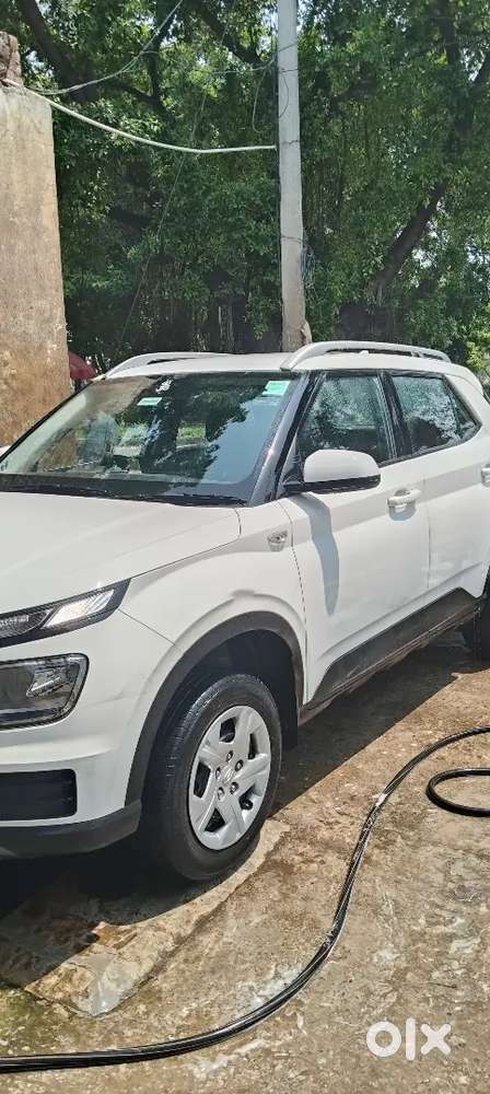 Hyundai New Venue 2022 Petrol 66000 Km Driven