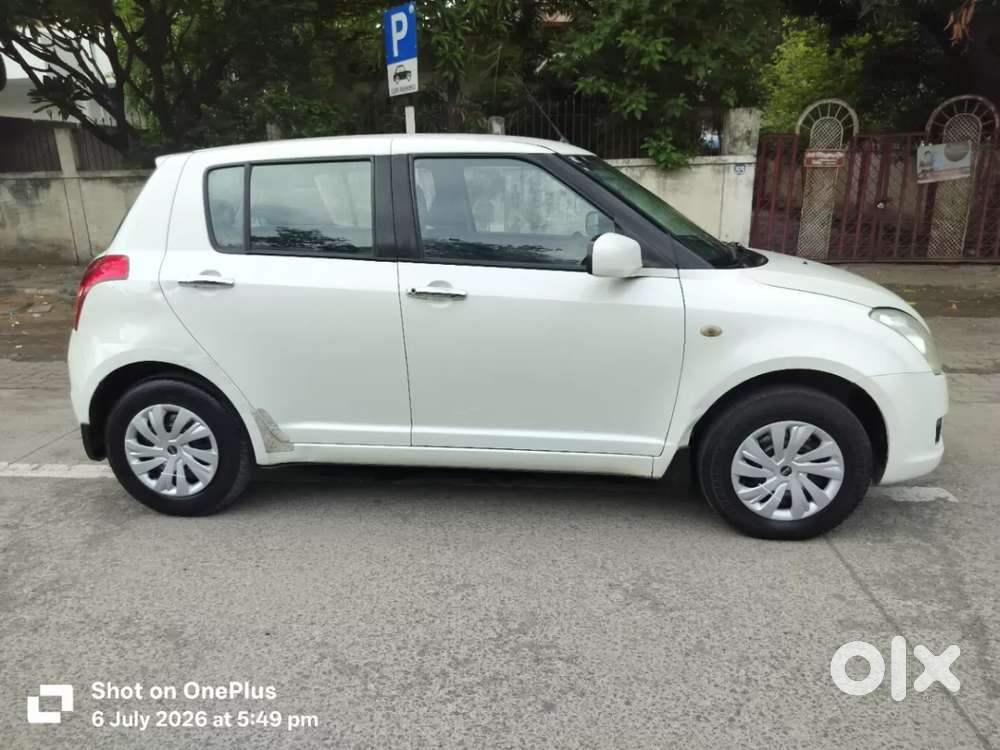 Maruti Suzuki Swift Vxi Bsiv, 2010, Petrol
