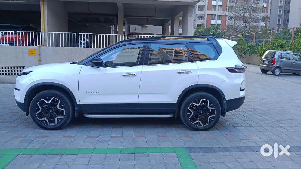 Tata Safari 2025, Top End,  Diesel 15900 Km Driven.
