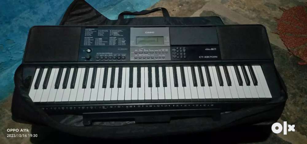 New Casio Ctx 870 in adoptor with bag Musical Instruments