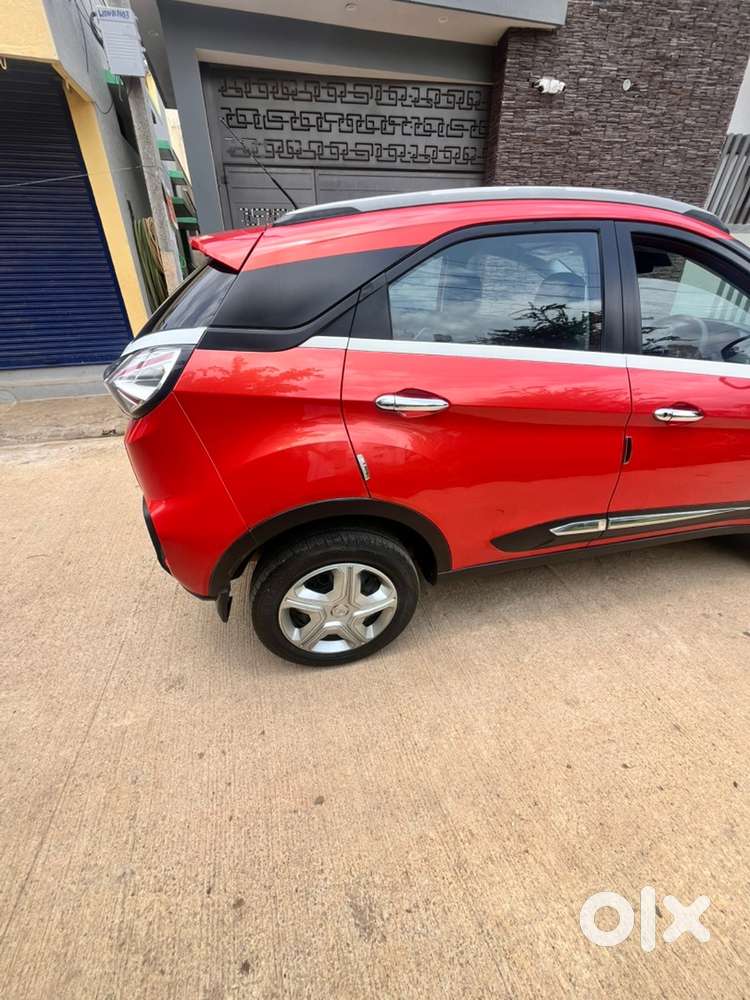 2022 Tata Nexon Xm(s) Petrol (manual) Sunroof  37,000 Km  2nd Owner