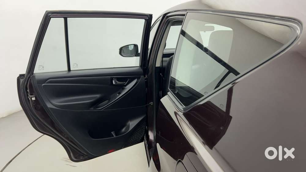 Toyota Innova Crysta 2.4 G Mt 8s, 2016, Diesel
