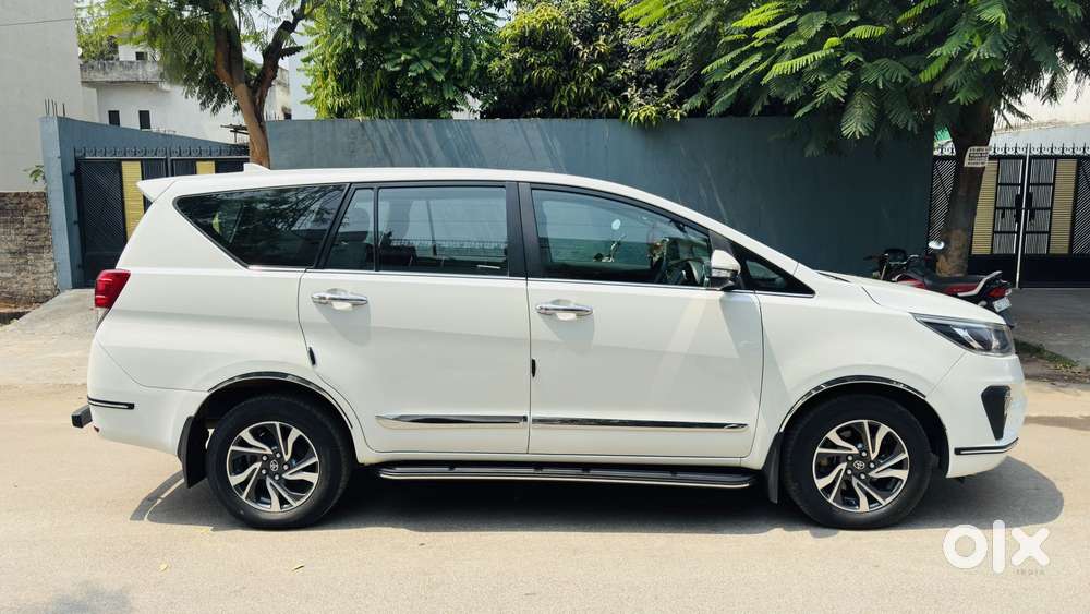 Toyota Innova Crysta [2020-ongoing] 2.4 Vx 7 Str, 2022, Diesel