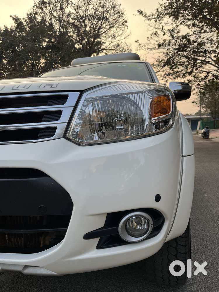 Ford Endeavour 3.2 Titanium At 4x4, 2014, Diesel