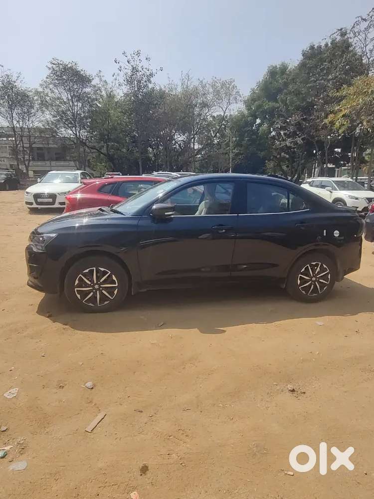 Maruti Suzuki Dzire Amt 2025 Petrol 8000 Km Driven