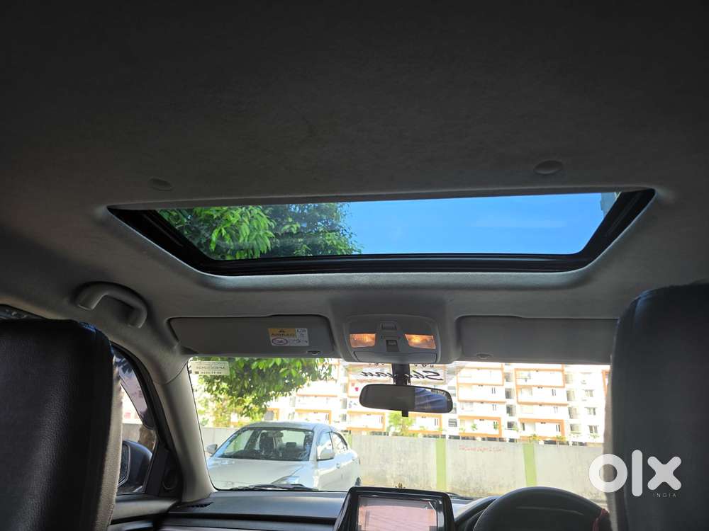 Maruti Suzuki Brezza 1.5 Zxi Smart Hybrid, 2024, Petrol