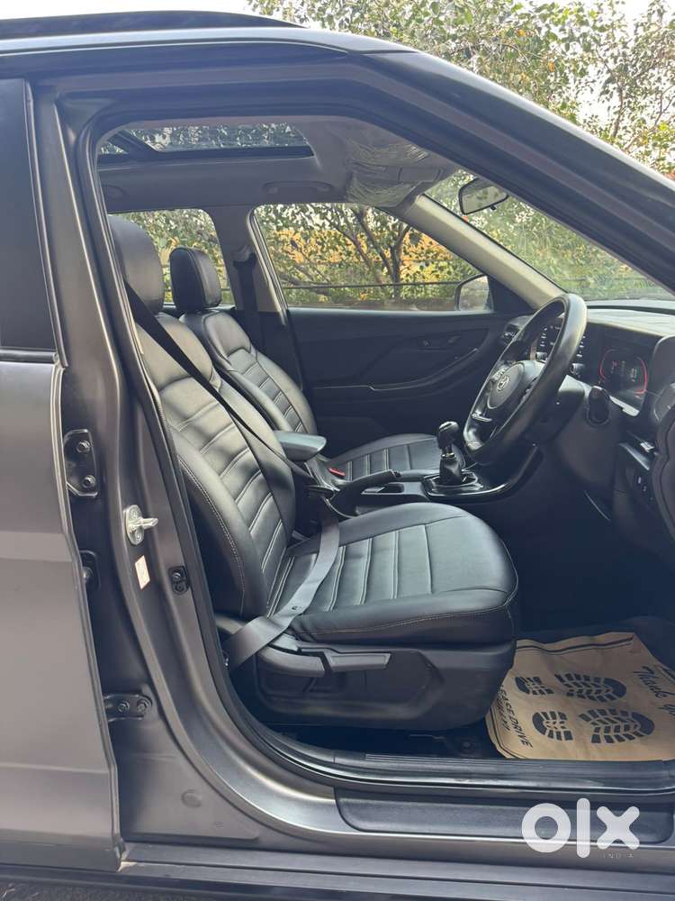 Hyundai Creta 1.5 S Plus Knight Diesel Dual Tone, 2025, Diesel