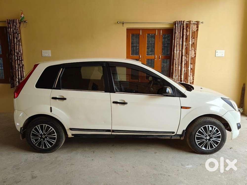 Ford Car Cng Hybrid 2012
