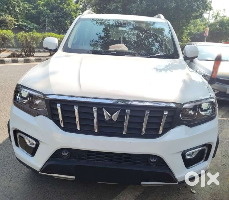 Mahindra Scorpio-n 2.0 Z8 Petrol At 7 Str, 2025, Petrol