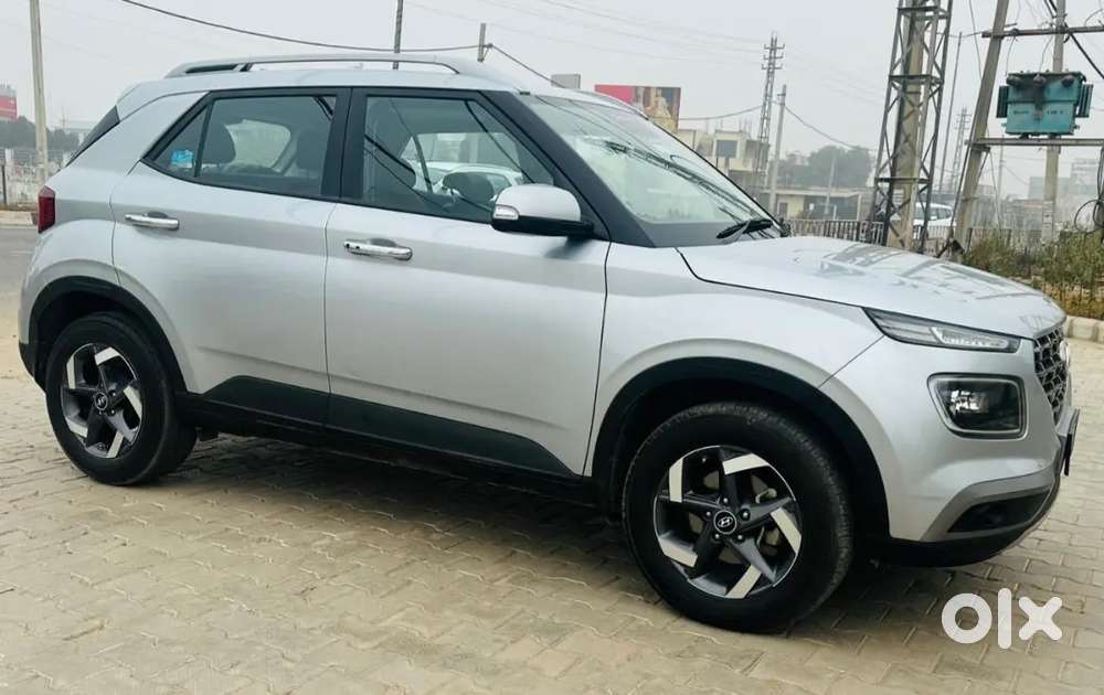 Hyundai Venue 2022 Diesel Well Maintained