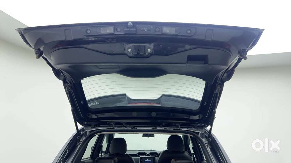 Nissan Magnite 1.0 Xv Premium, 2023, Petrol