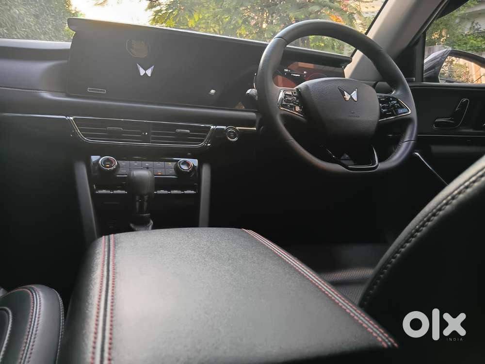 Mahindra Xuv700 2.2 Ax 7 Diesel At Luxury Pack Str, 2024, Diesel