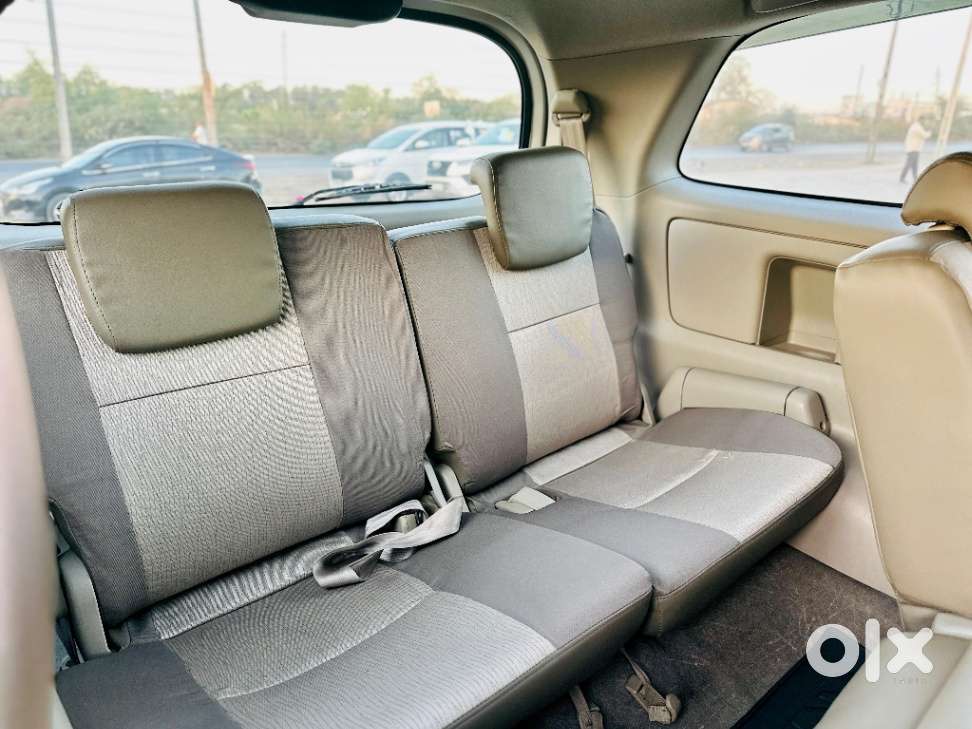 Toyota Innova 2.5 G (diesel) 8 Seater, 2013, Diesel