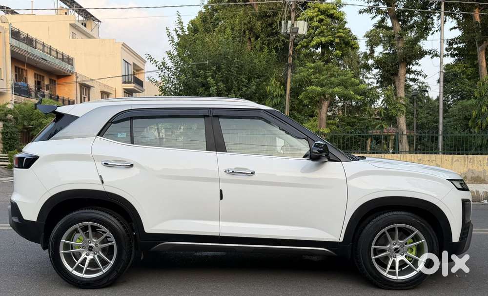 Hyundai Creta Sx Petrol Mt, 2025, Petrol