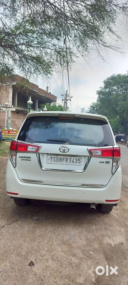 Toyota Innova Crysta 2016 Diesel 150000 Km Driven