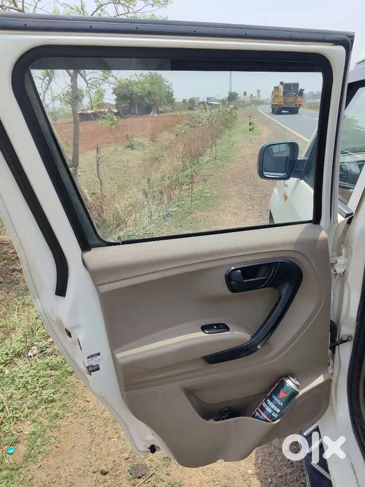 Mahindra Tuv 300 Plus